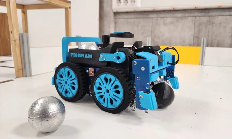 Pishnam's robot